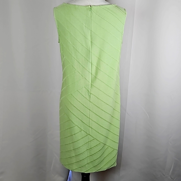 ST. JOHN COLLECTION  2pc dress suit, size 10, lime colour - Picture 4 of 5